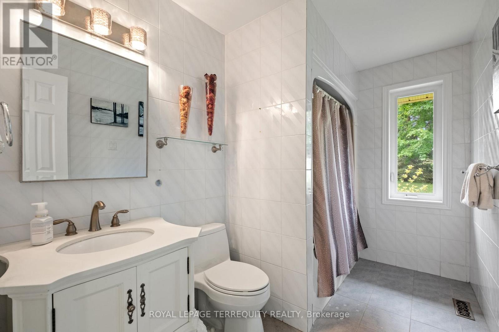 1041 15th Side Road, New Tecumseth, Ontario  L0G 1T0 - Photo 15 - N12860616