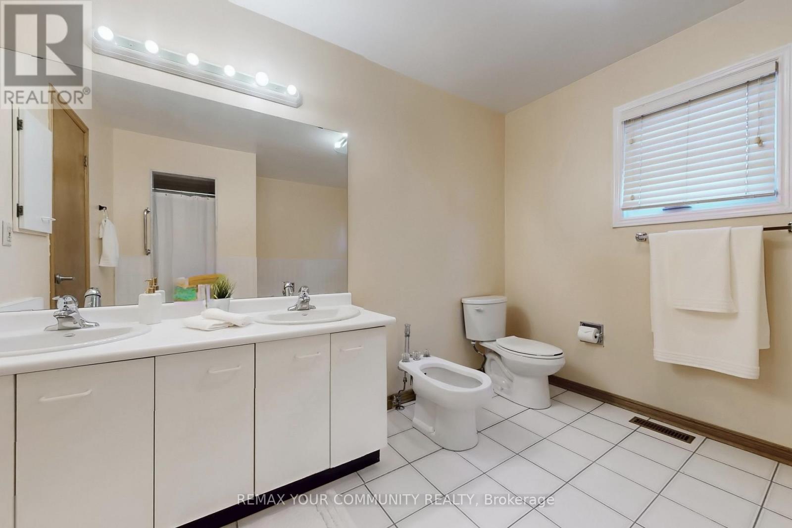 142 Waterside Crescent, Vaughan, Ontario L6A 1V2 - Photo 23 - N12860622