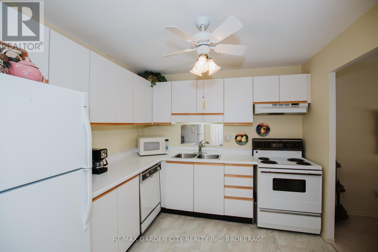 307 - 7 Gale Crescent, St. Catharines (E. Chester), Ontario  L2R 7M8 - Photo 9 - X12833280