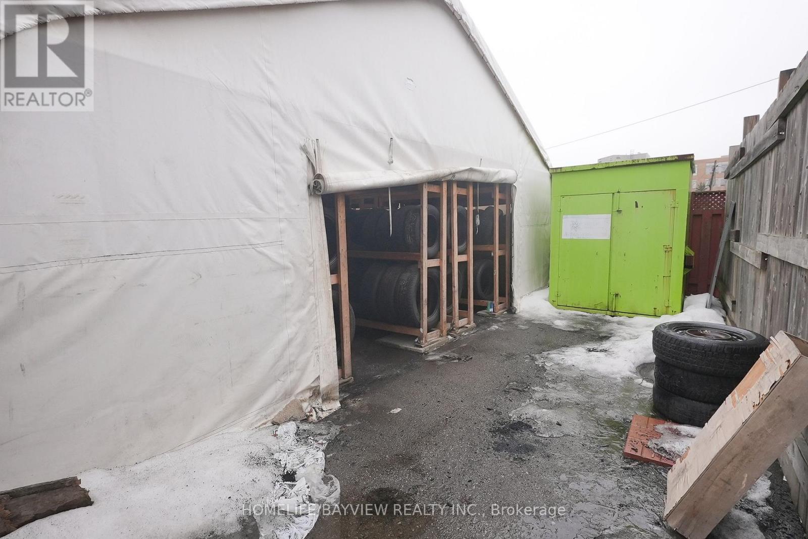 811 Lakeshore Road E, Mississauga, Ontario  L5E 1C8 - Photo 5 - W12847376