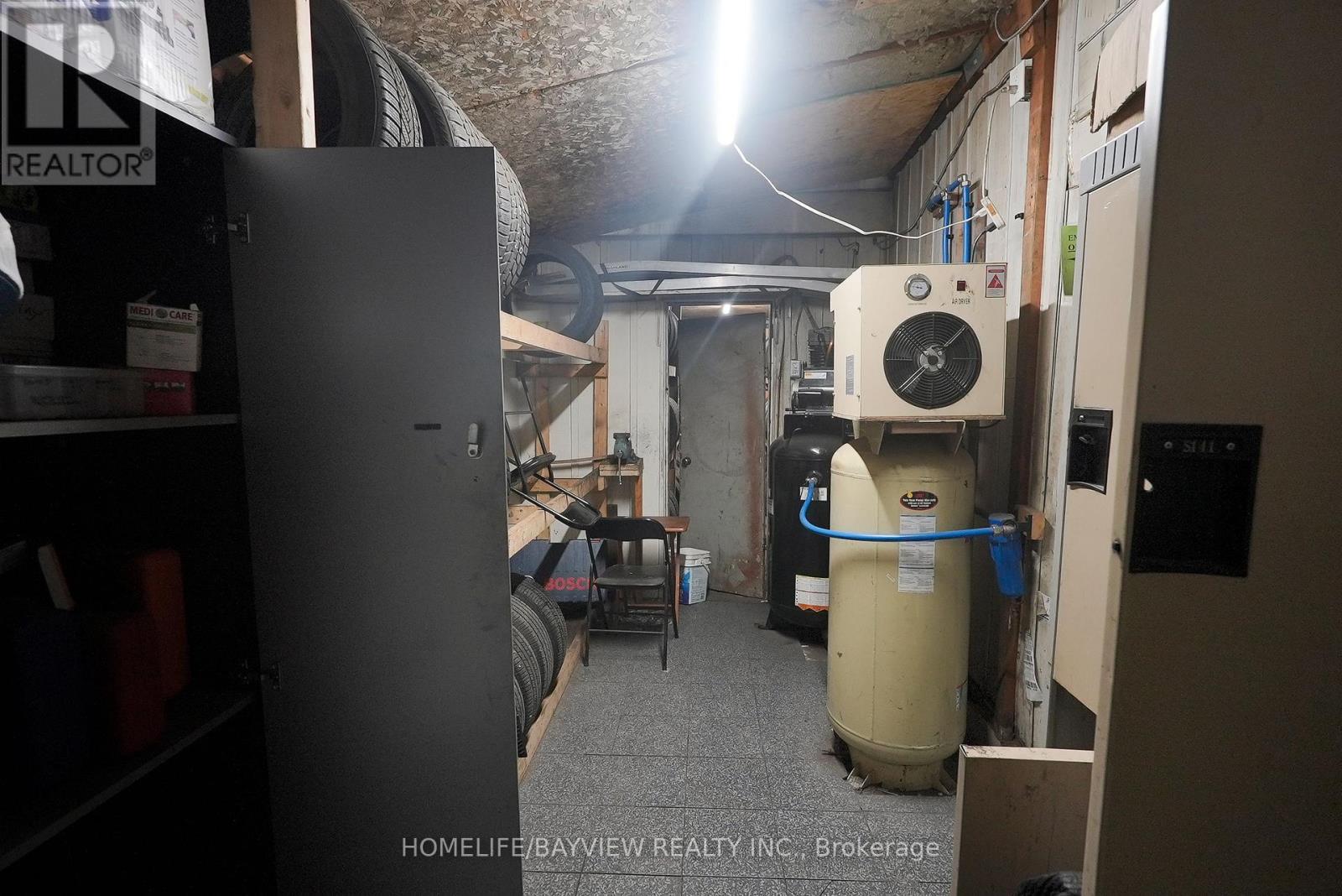 811 Lakeshore Road E, Mississauga, Ontario  L5E 1C8 - Photo 12 - W12847376