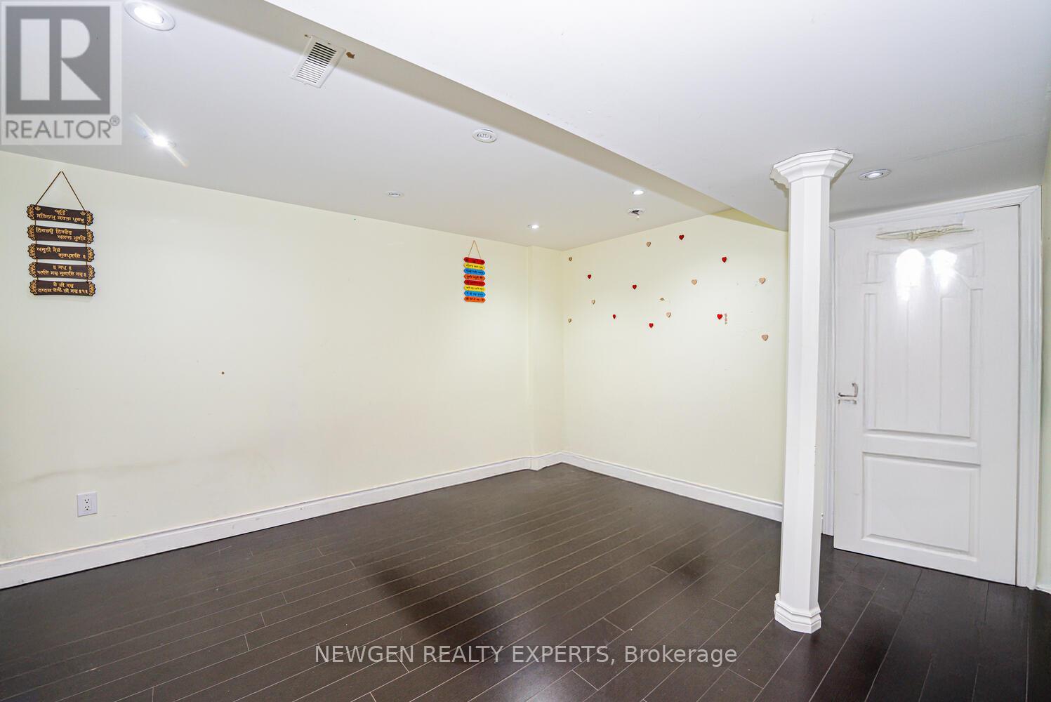 68 Wickstead Court, Brampton, Ontario  L6R 1N8 - Photo 32 - W12851294