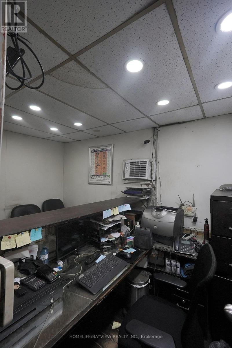 811 Lakeshore Road E, Mississauga, Ontario  L5E 1C8 - Photo 14 - W12847376