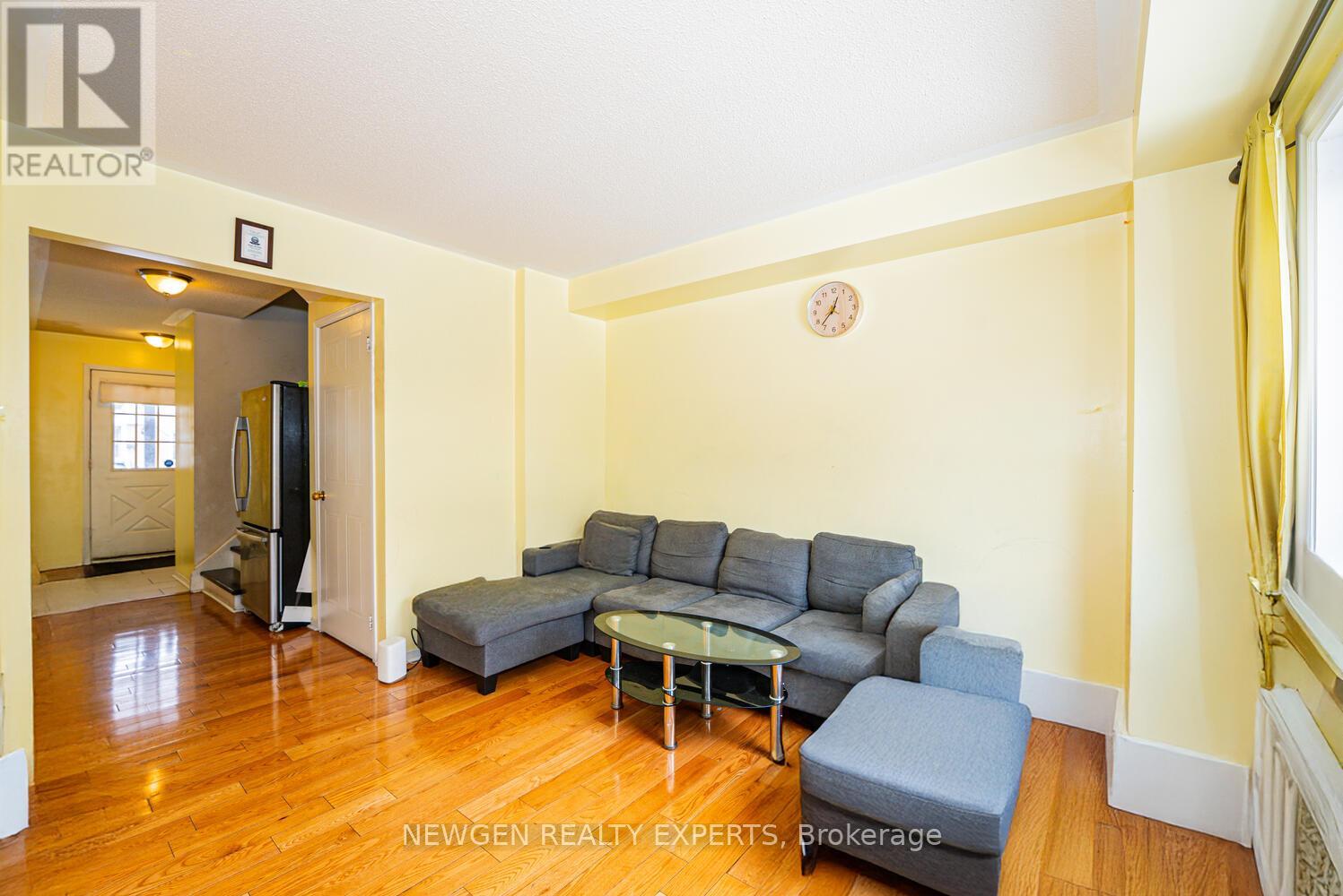 68 Wickstead Court, Brampton, Ontario  L6R 1N8 - Photo 11 - W12851294