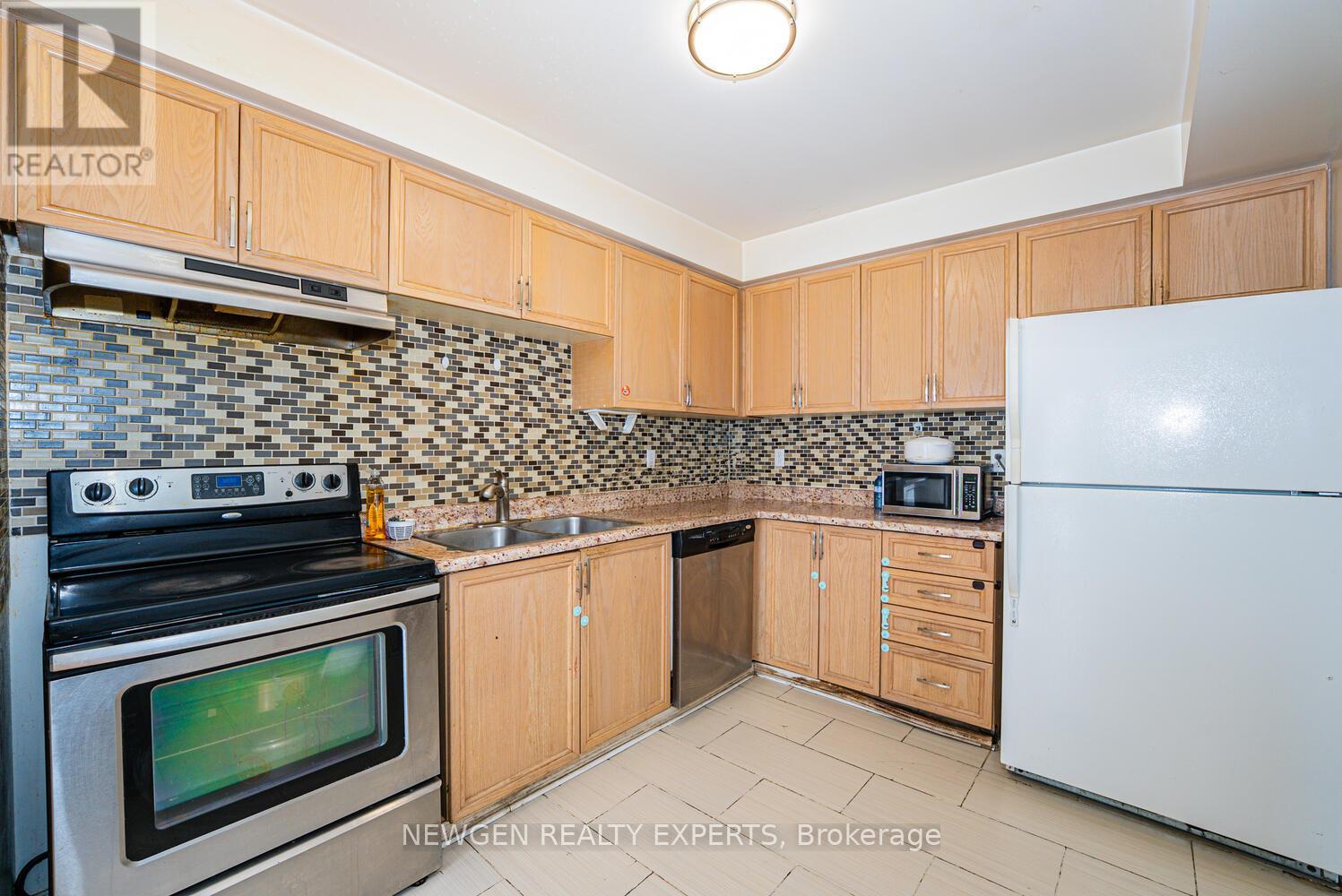 68 Wickstead Court, Brampton, Ontario  L6R 1N8 - Photo 15 - W12851294