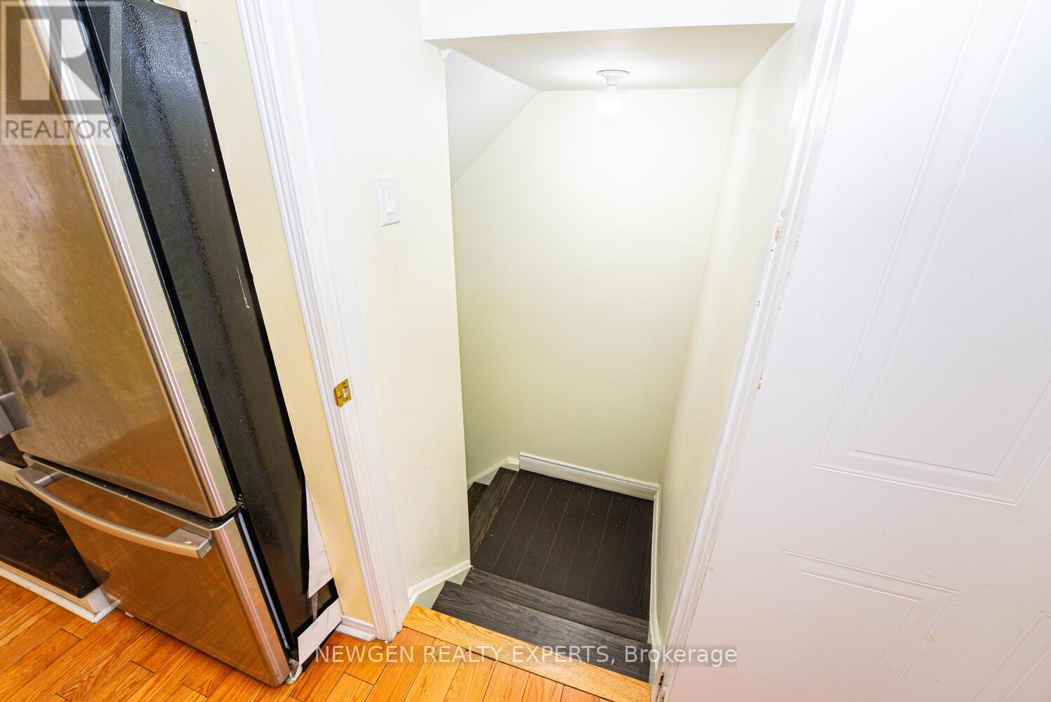 68 Wickstead Court, Brampton, Ontario  L6R 1N8 - Photo 26 - W12851294