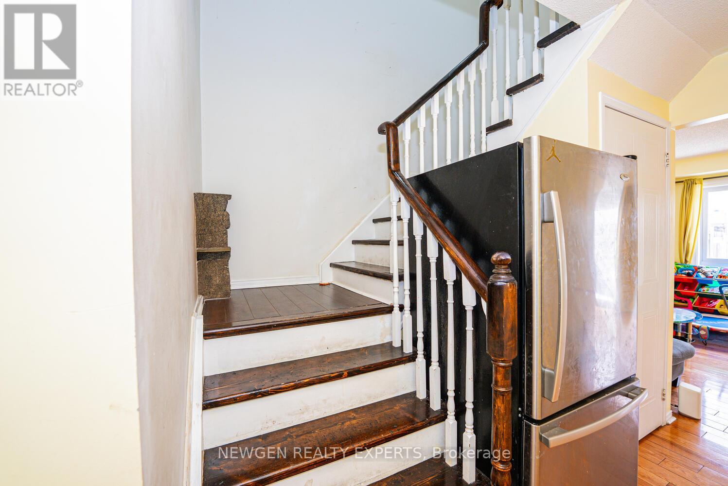 68 Wickstead Court, Brampton, Ontario  L6R 1N8 - Photo 18 - W12851294