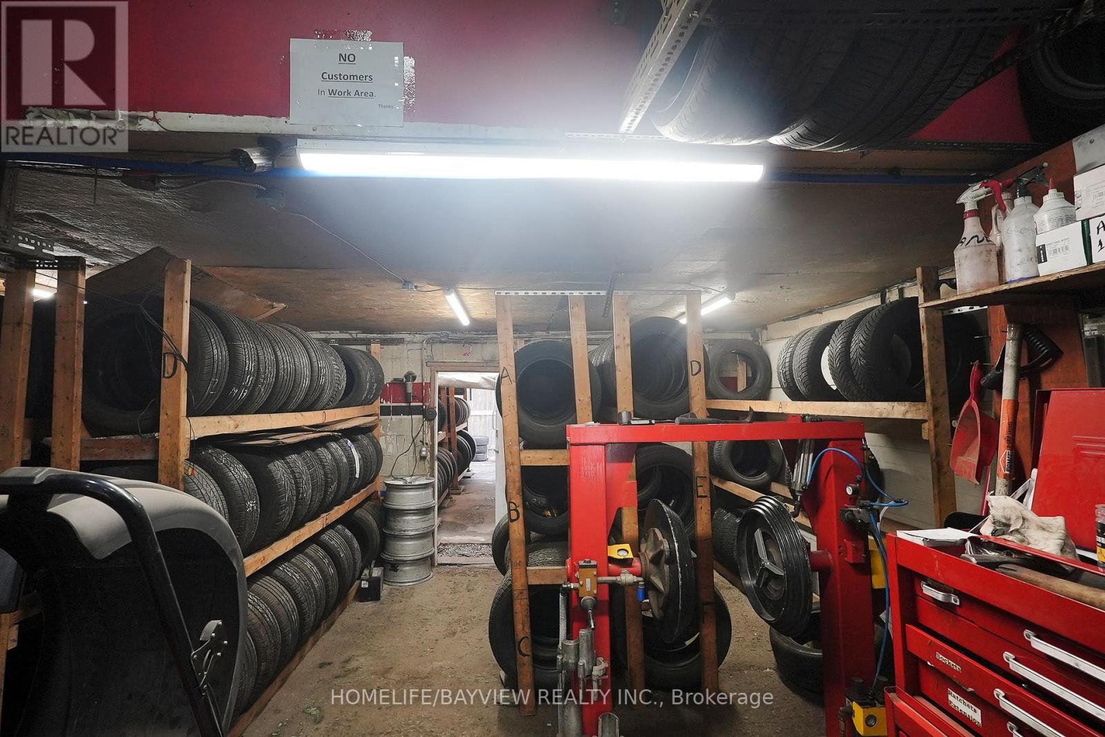 811 Lakeshore Road E, Mississauga, Ontario  L5E 1C8 - Photo 9 - W12847376