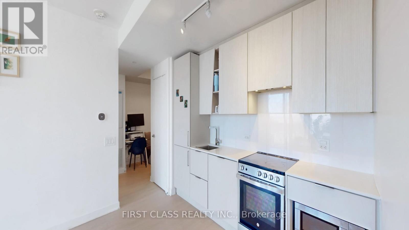 4301 - 3900 Confederation Parkway, Mississauga, Ontario  L5B 0M3 - Photo 20 - W12859750