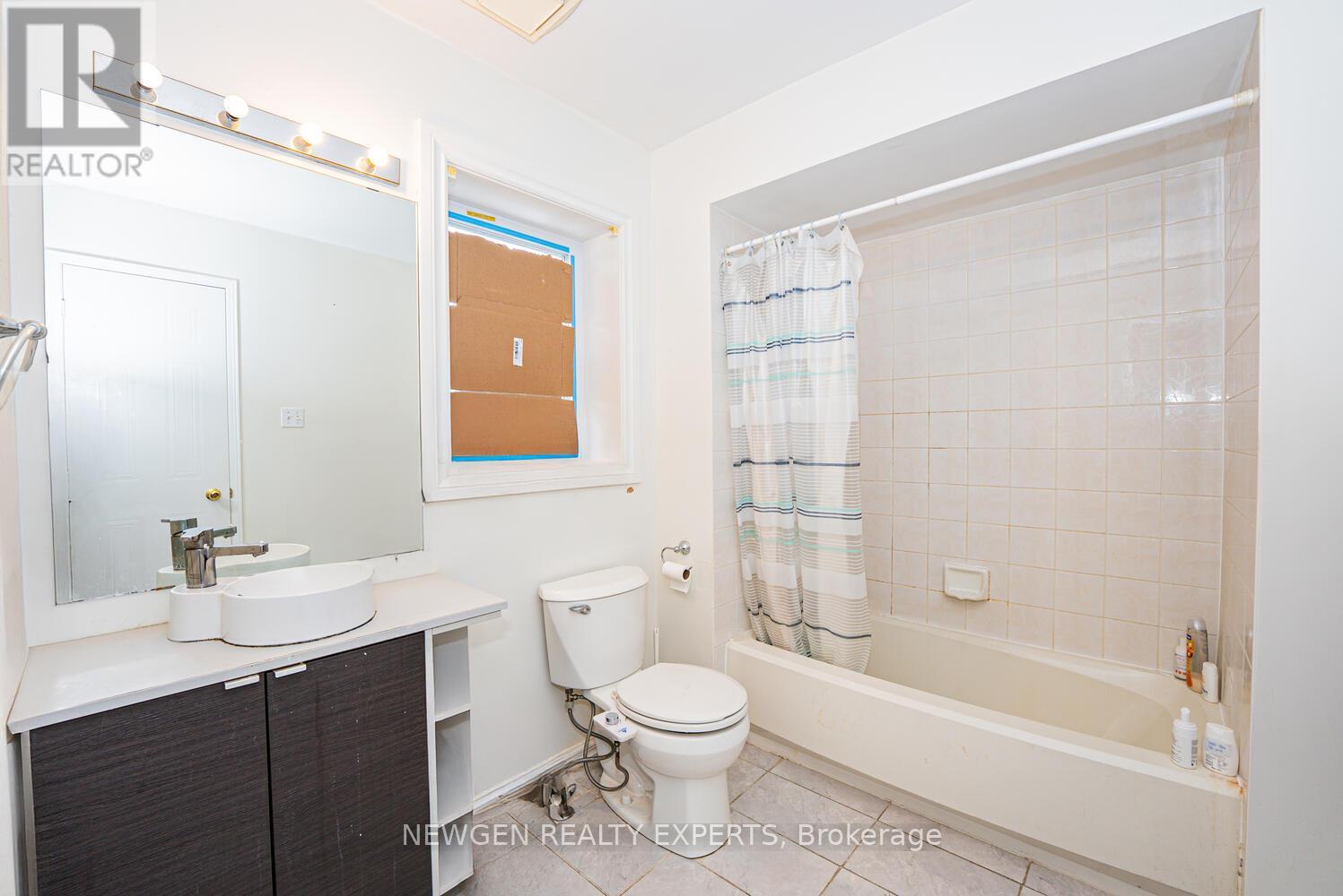 68 Wickstead Court, Brampton, Ontario  L6R 1N8 - Photo 22 - W12851294