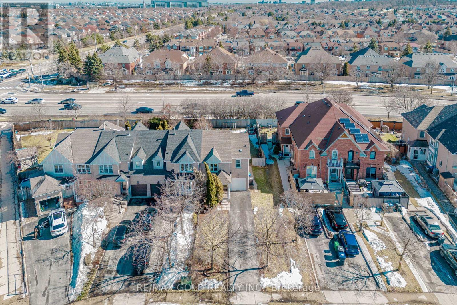 55 DESERT SAND DRIVE, Brampton, Ontario