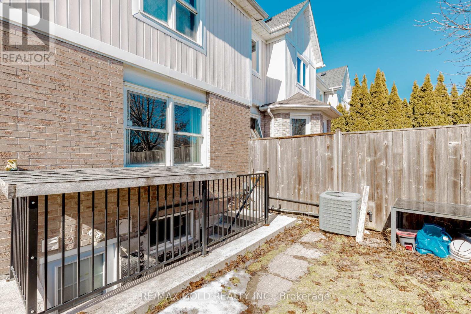 55 Desert Sand Drive, Brampton, Ontario  L6R 1V6 - Photo 24 - W12860412