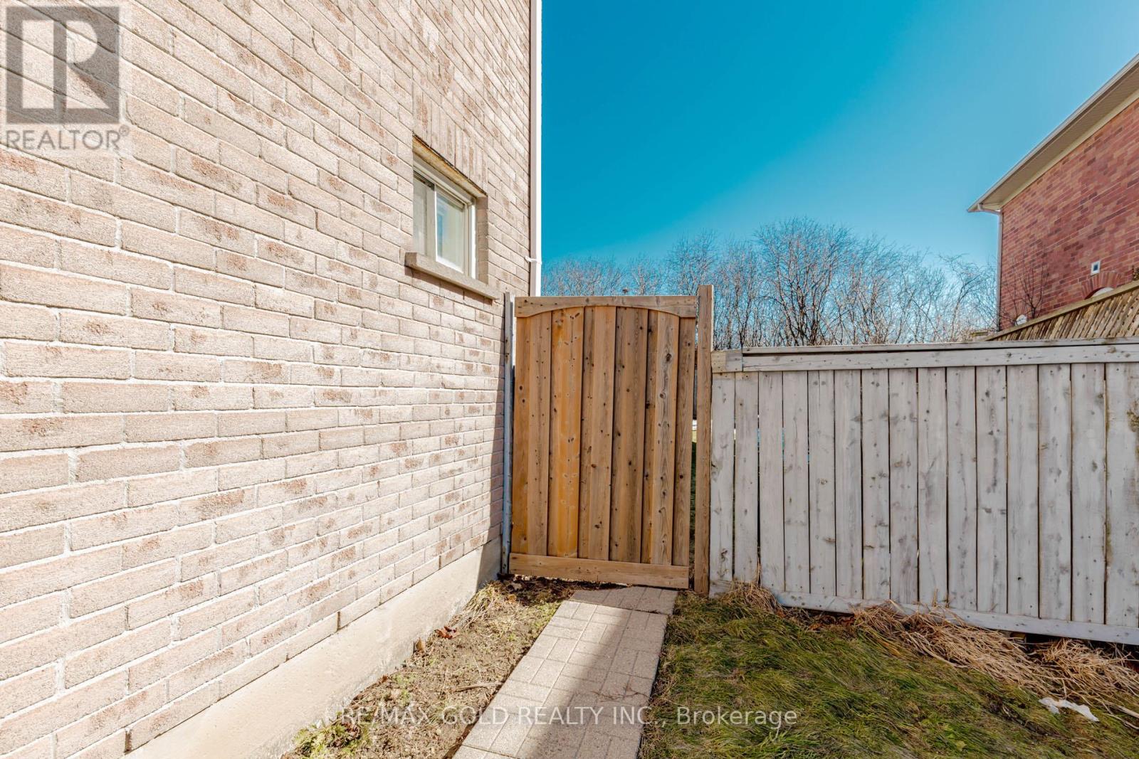 55 Desert Sand Drive, Brampton, Ontario  L6R 1V6 - Photo 29 - W12860412