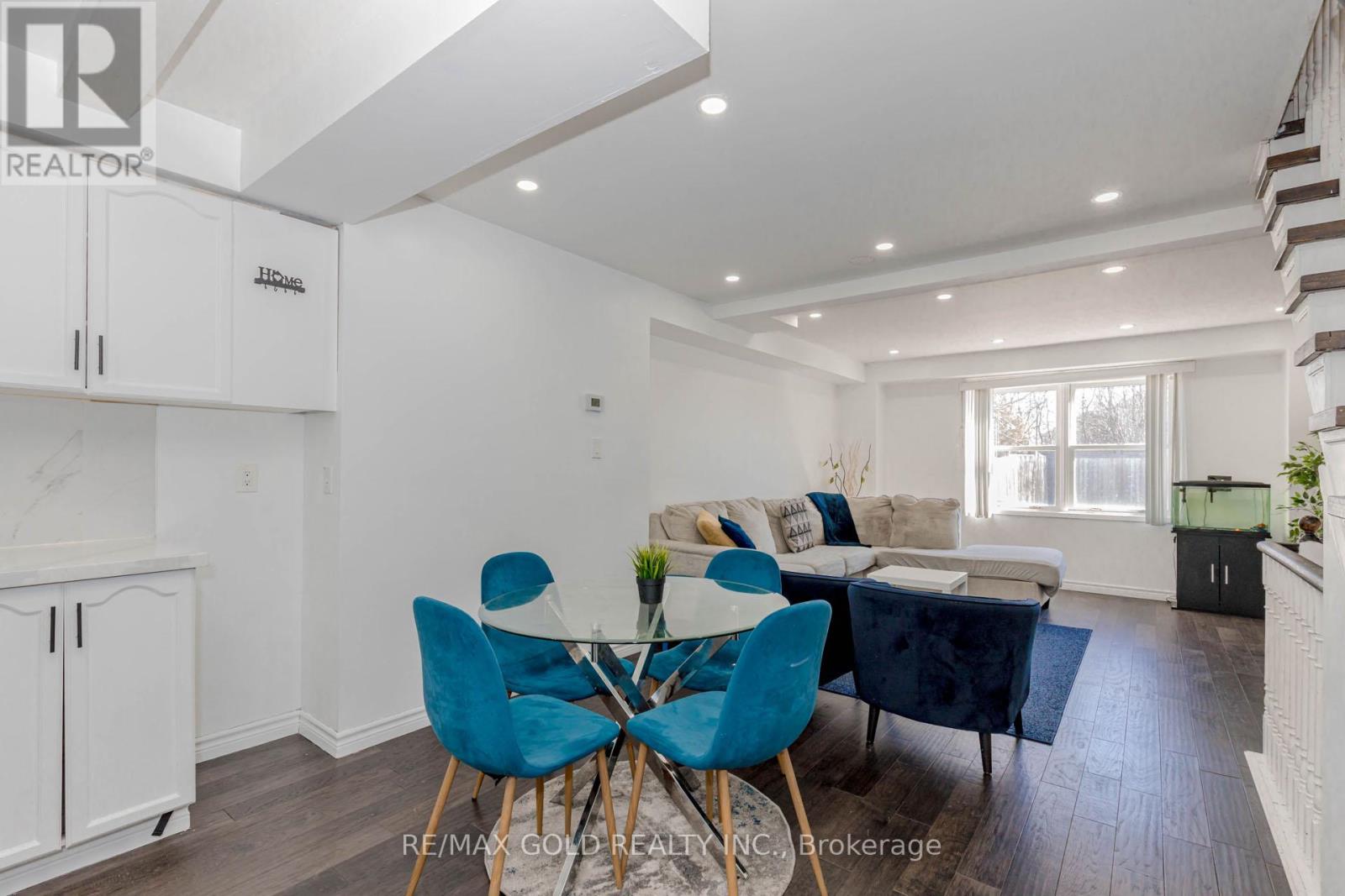 55 Desert Sand Drive, Brampton, Ontario  L6R 1V6 - Photo 4 - W12860412