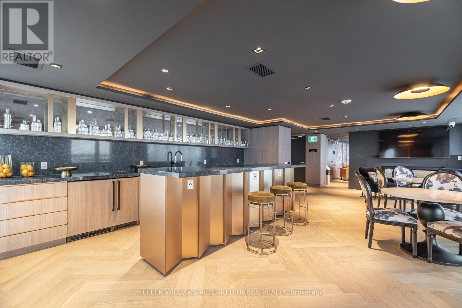 104 - 405 Dundas Street W, Oakville, Ontario  L6M 5P9 - Photo 40 - W12860488