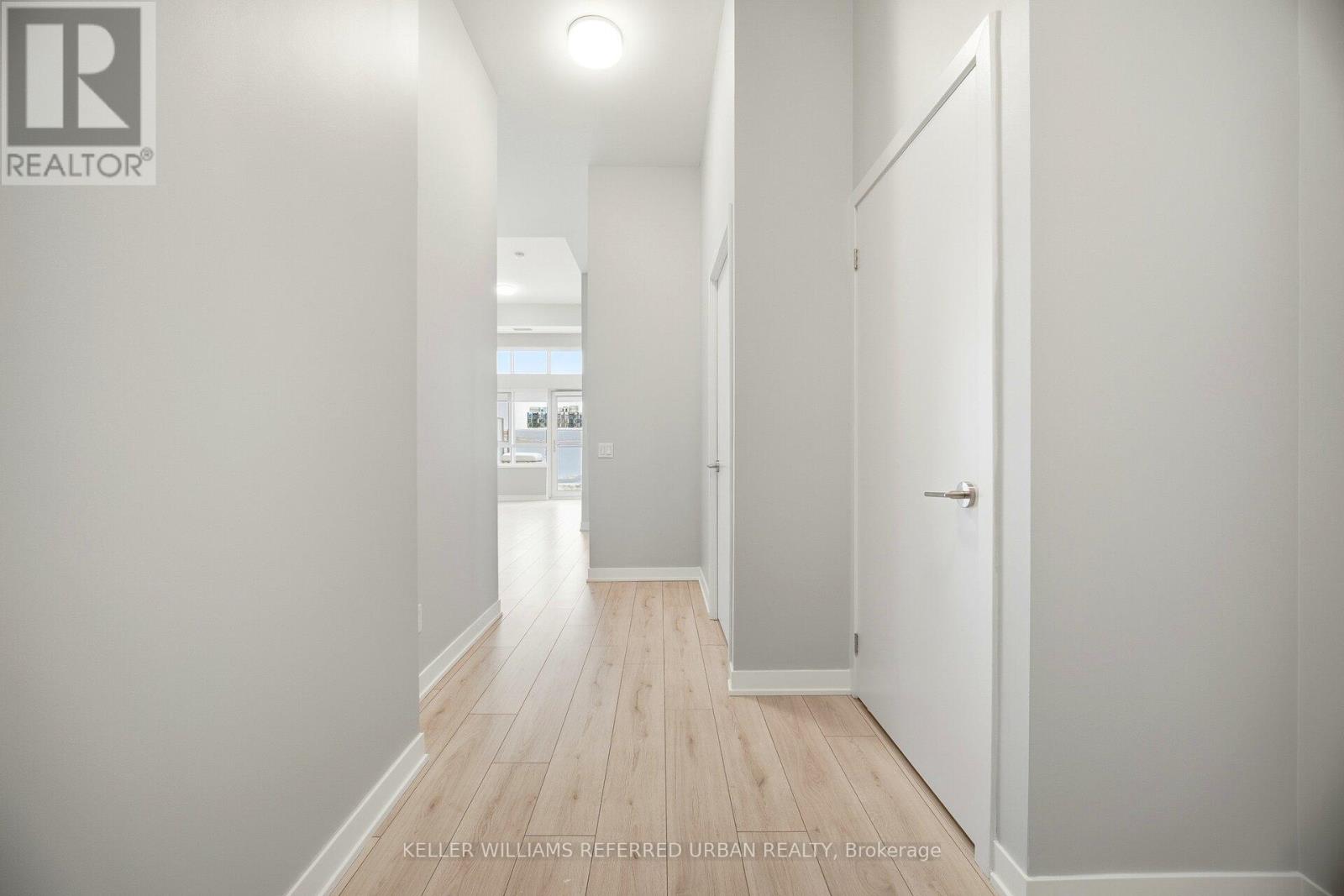 104 - 405 Dundas Street W, Oakville, Ontario  L6M 5P9 - Photo 5 - W12860488