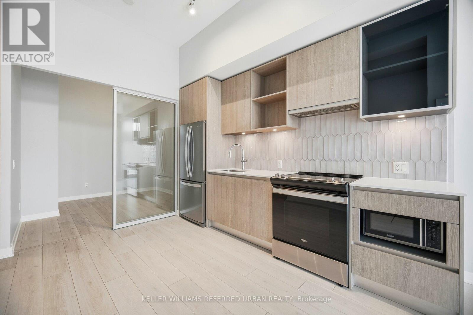 104 - 405 Dundas Street W, Oakville, Ontario  L6M 5P9 - Photo 9 - W12860488