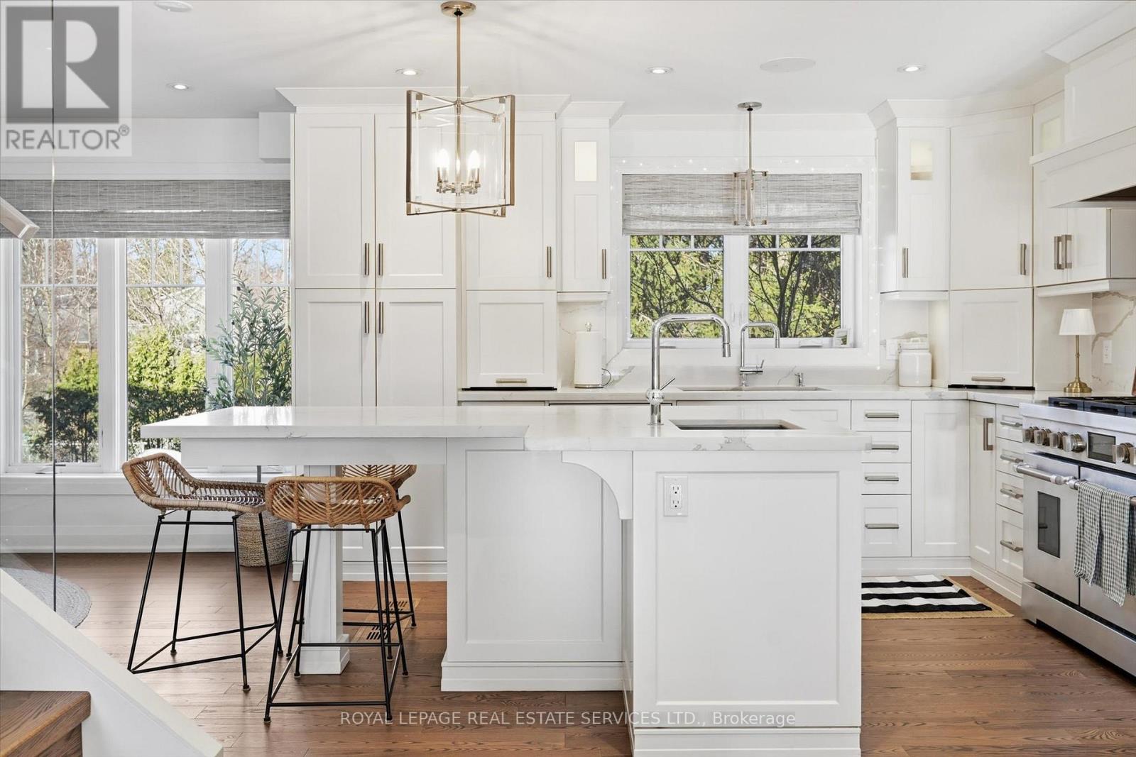 225 Weldon Avenue, Oakville, Ontario  L6K 2H9 - Photo 12 - W12860596