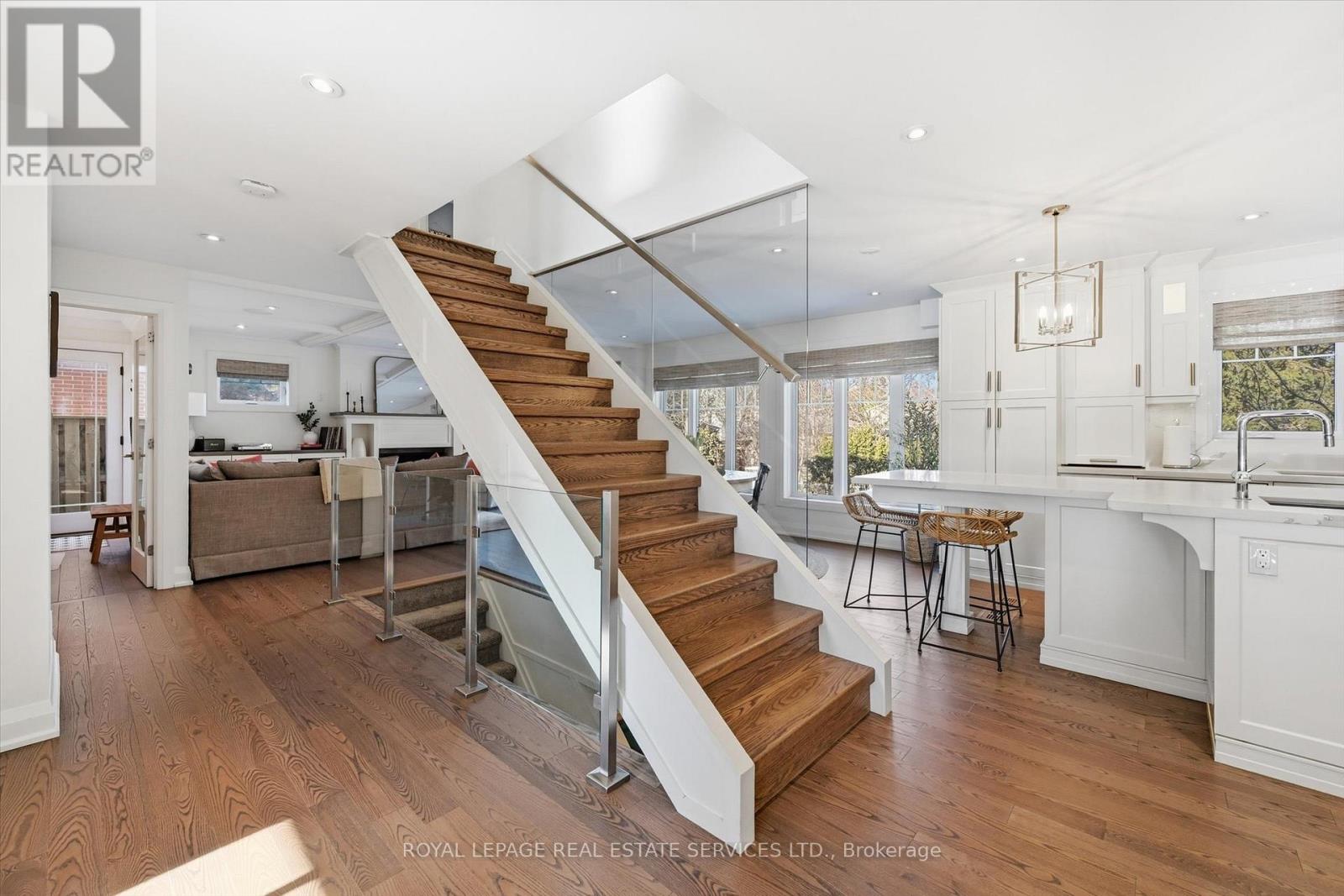 225 Weldon Avenue, Oakville, Ontario  L6K 2H9 - Photo 21 - W12860596