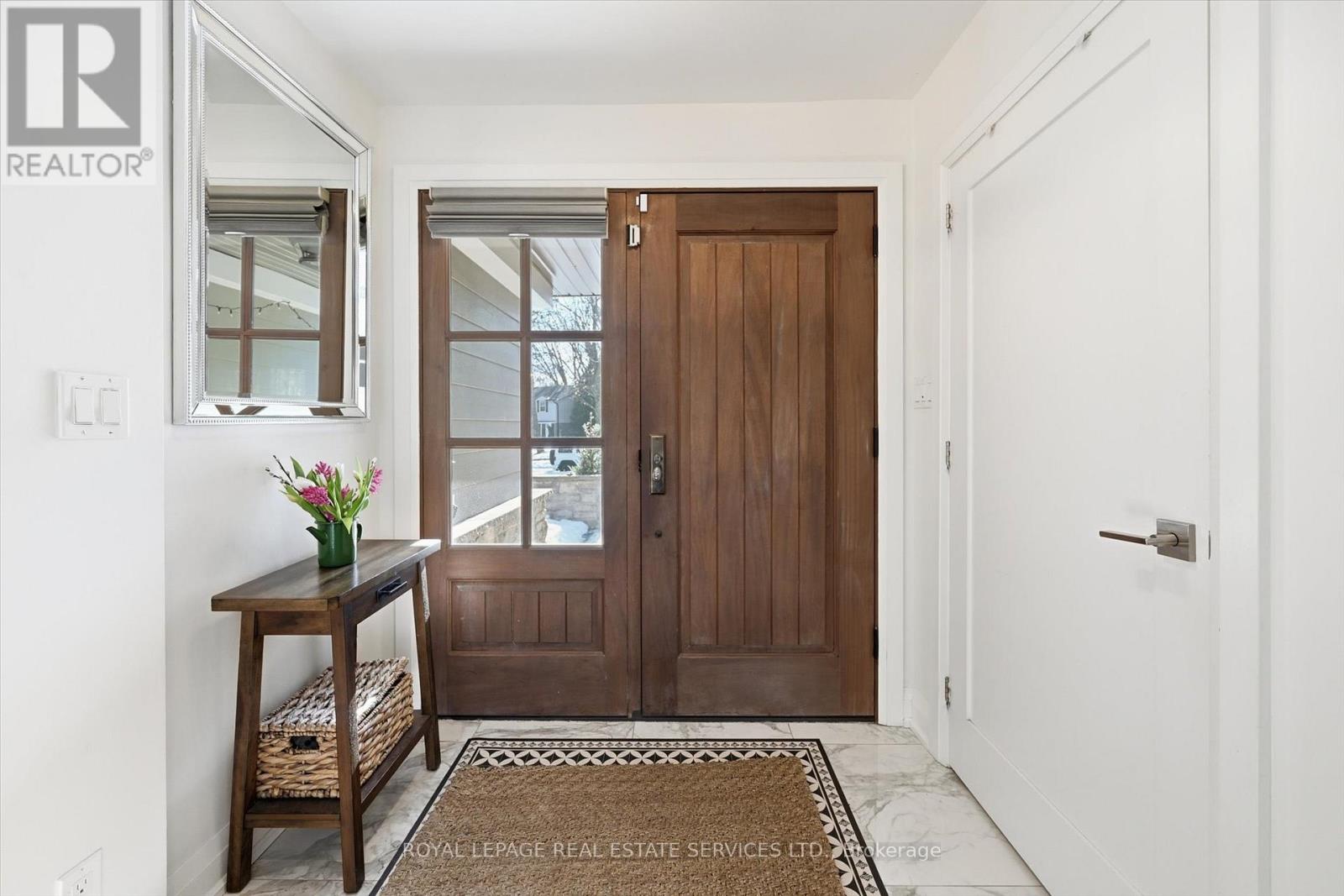 225 Weldon Avenue, Oakville, Ontario  L6K 2H9 - Photo 3 - W12860596