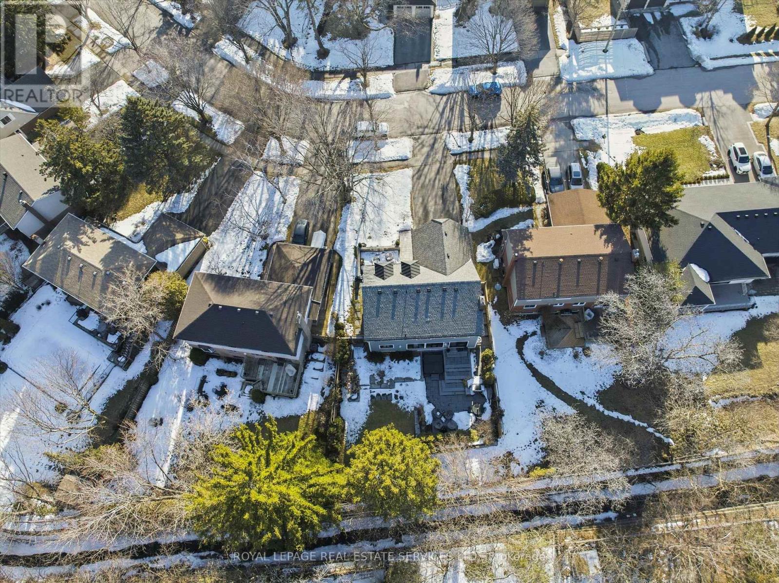 225 Weldon Avenue, Oakville, Ontario  L6K 2H9 - Photo 48 - W12860596