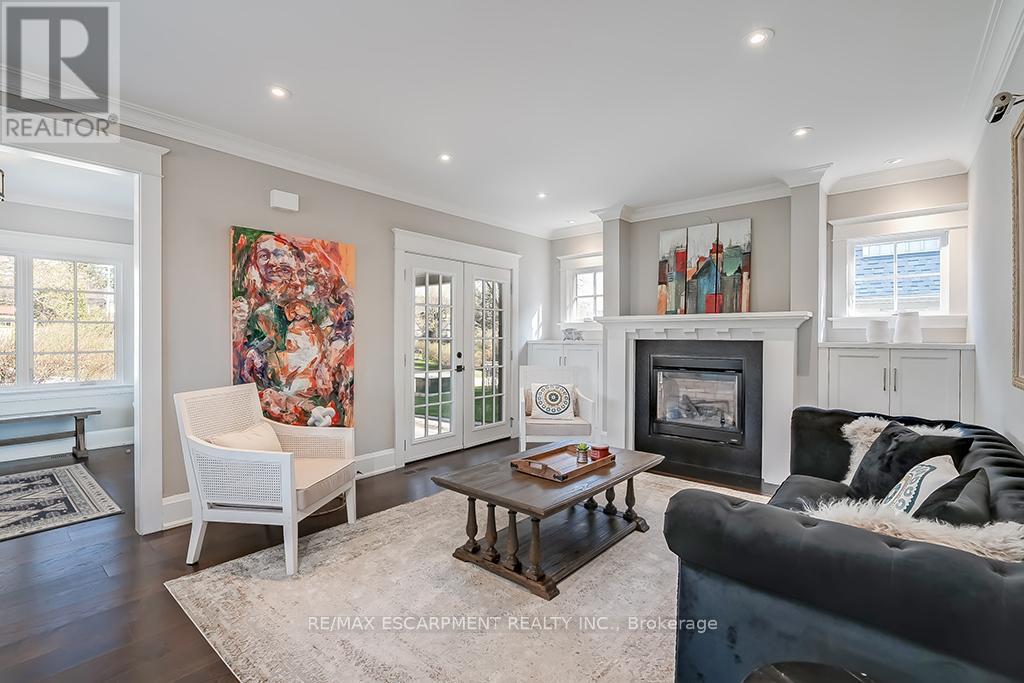 1050 Mohawk Road, Burlington, Ontario  L7T 3M6 - Photo 10 - W12860706