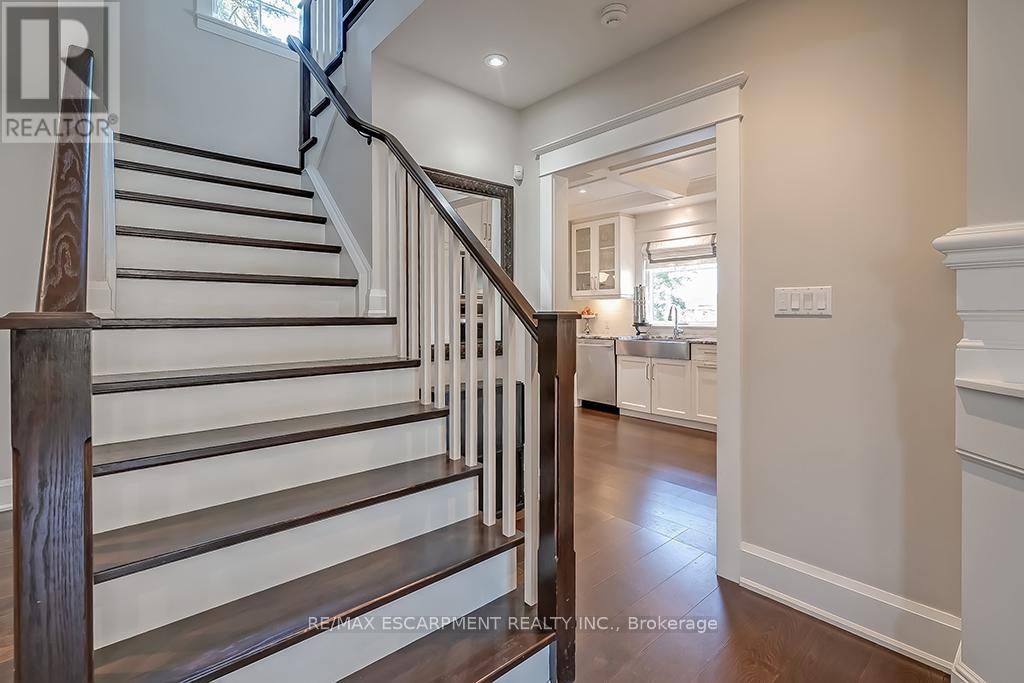 1050 Mohawk Road, Burlington, Ontario  L7T 3M6 - Photo 20 - W12860706