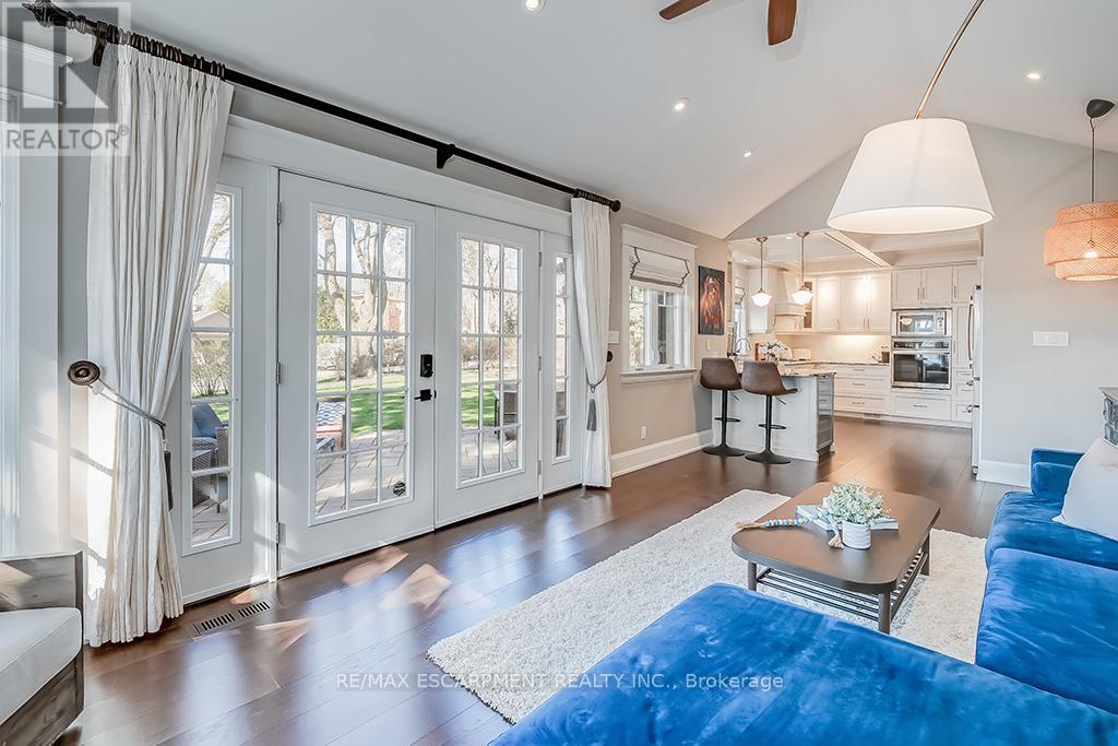 1050 Mohawk Road, Burlington, Ontario  L7T 3M6 - Photo 28 - W12860706