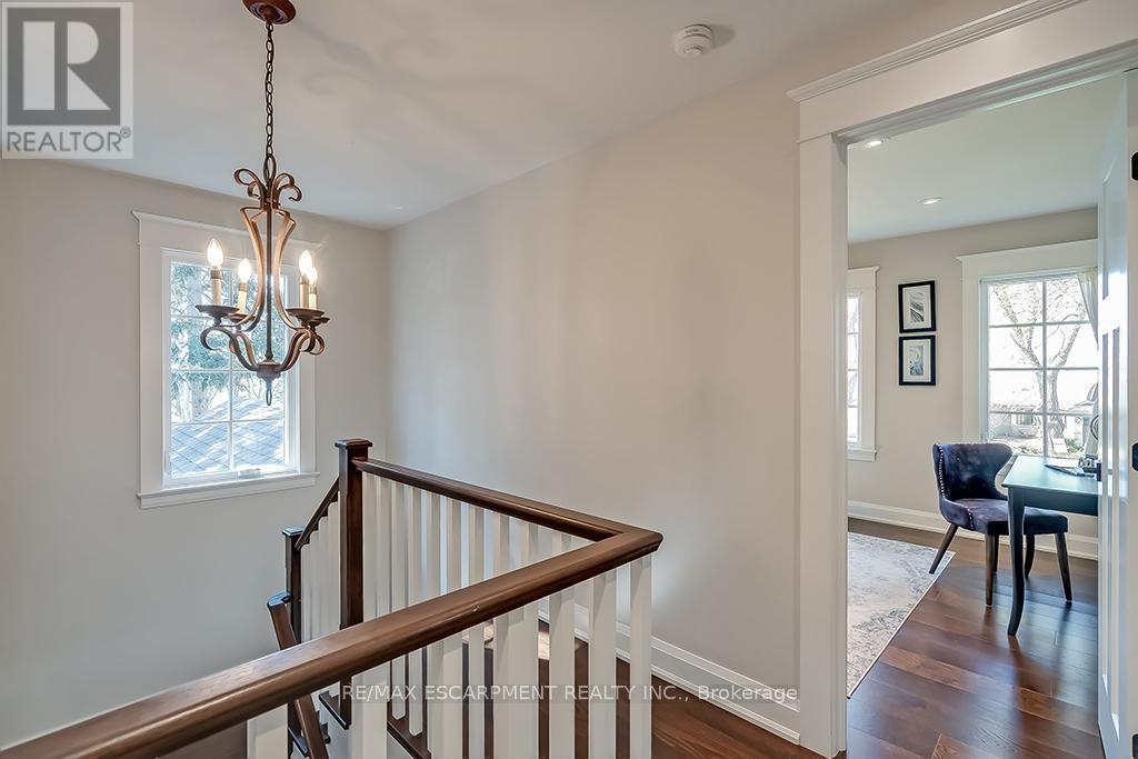 1050 Mohawk Road, Burlington, Ontario  L7T 3M6 - Photo 30 - W12860706