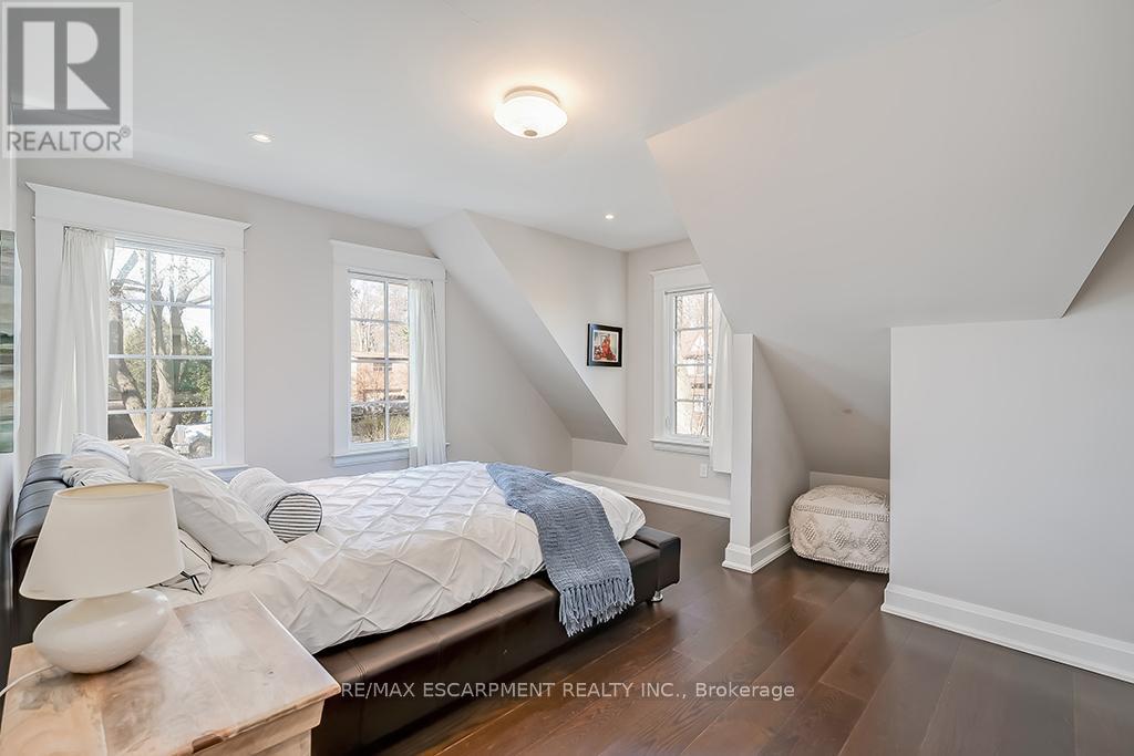 1050 Mohawk Road, Burlington, Ontario  L7T 3M6 - Photo 32 - W12860706