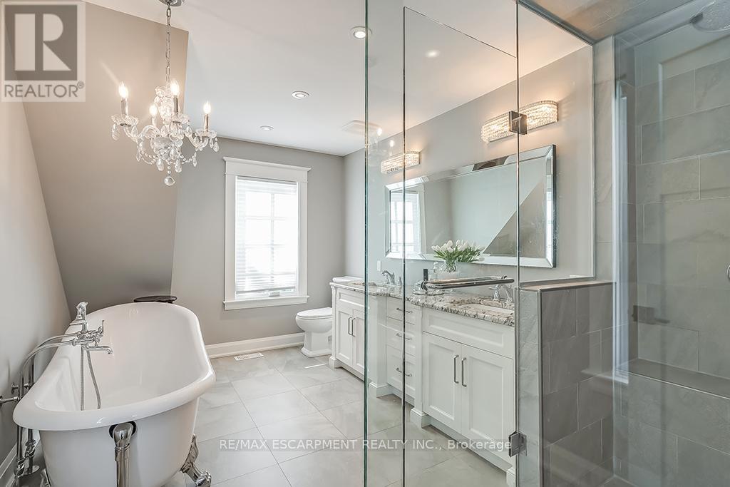 1050 Mohawk Road, Burlington, Ontario  L7T 3M6 - Photo 35 - W12860706