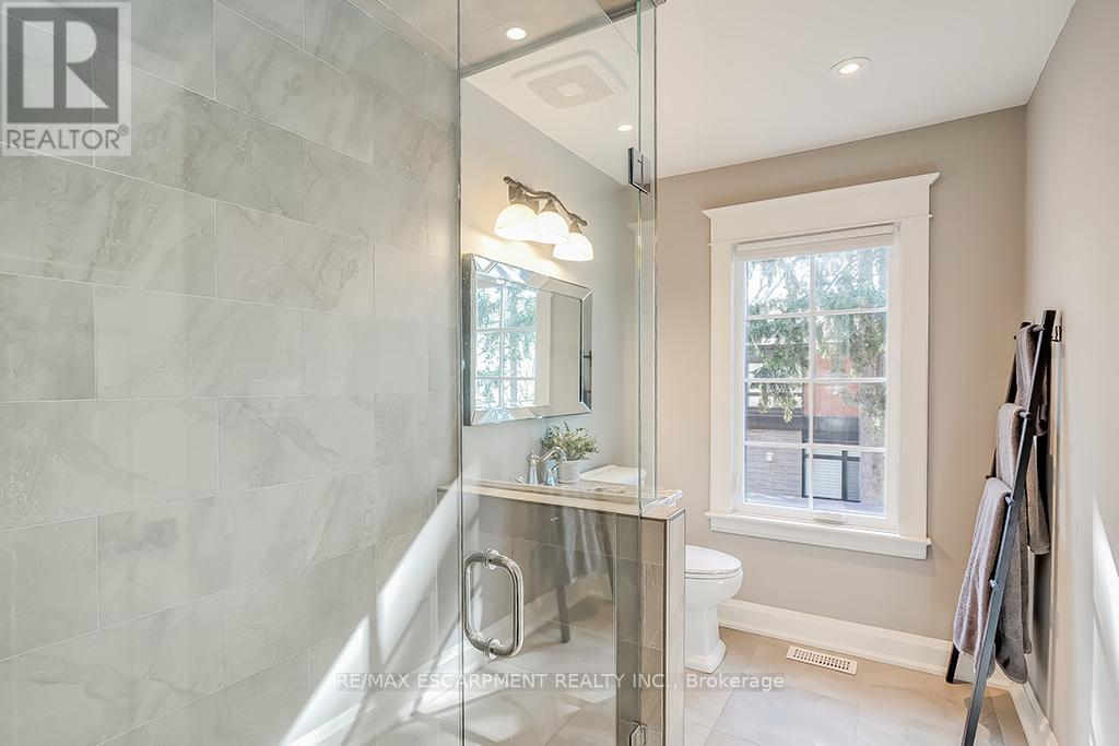 1050 Mohawk Road, Burlington, Ontario  L7T 3M6 - Photo 38 - W12860706