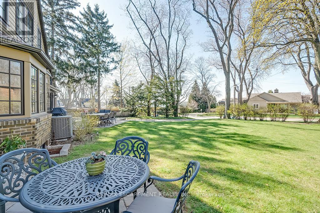 1050 Mohawk Road, Burlington, Ontario  L7T 3M6 - Photo 46 - W12860706