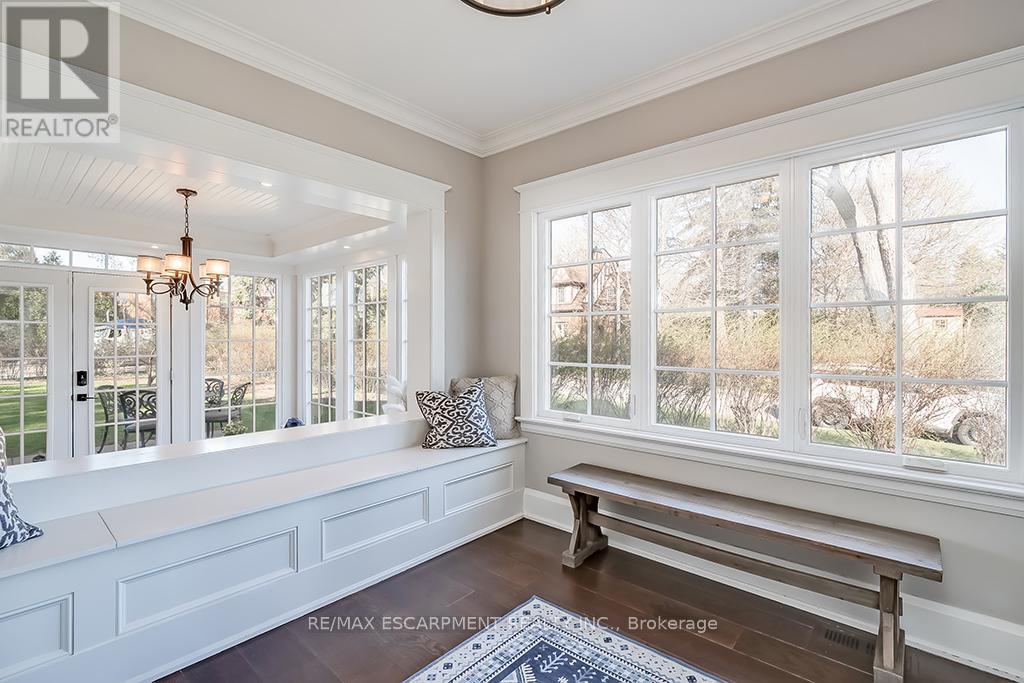 1050 Mohawk Road, Burlington, Ontario  L7T 3M6 - Photo 6 - W12860706