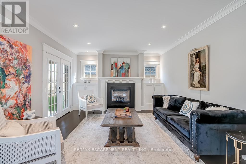 1050 Mohawk Road, Burlington, Ontario  L7T 3M6 - Photo 9 - W12860706