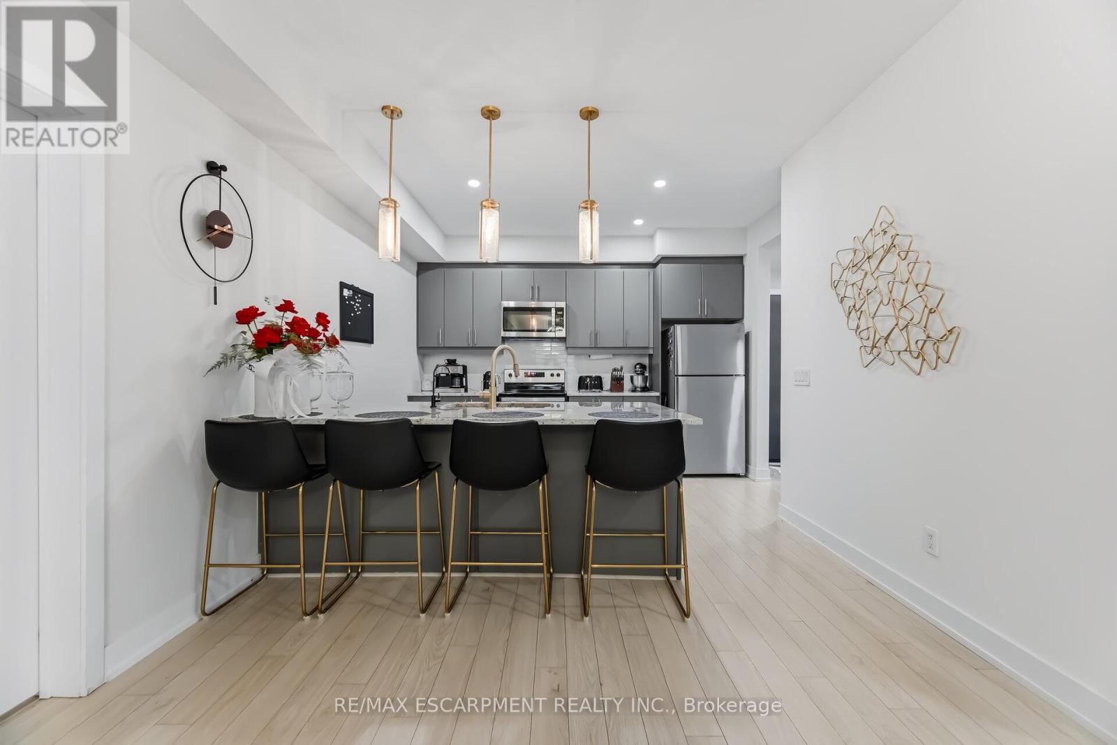 220 - 150 Oak Park Boulevard, Oakville, Ontario  L6H 3P2 - Photo 11 - W12860710