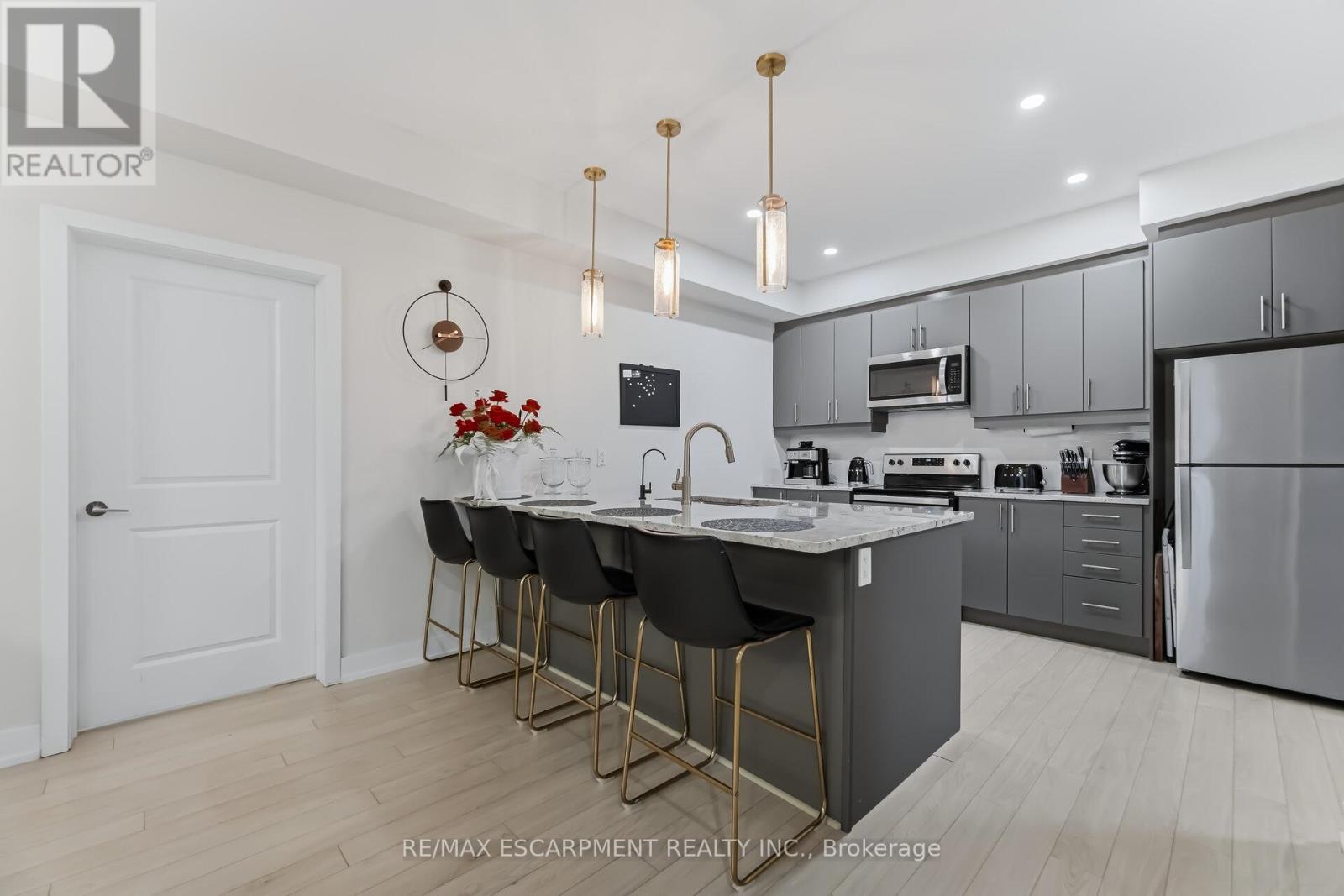 220 - 150 Oak Park Boulevard, Oakville, Ontario  L6H 3P2 - Photo 12 - W12860710