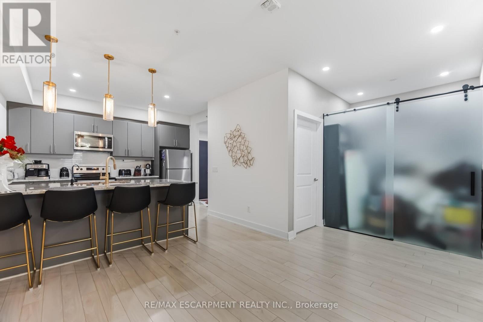 220 - 150 Oak Park Boulevard, Oakville, Ontario  L6H 3P2 - Photo 15 - W12860710