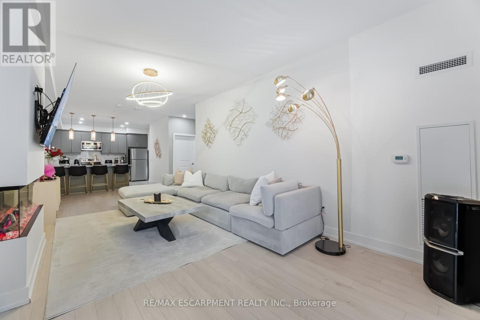 220 - 150 Oak Park Boulevard, Oakville, Ontario  L6H 3P2 - Photo 18 - W12860710