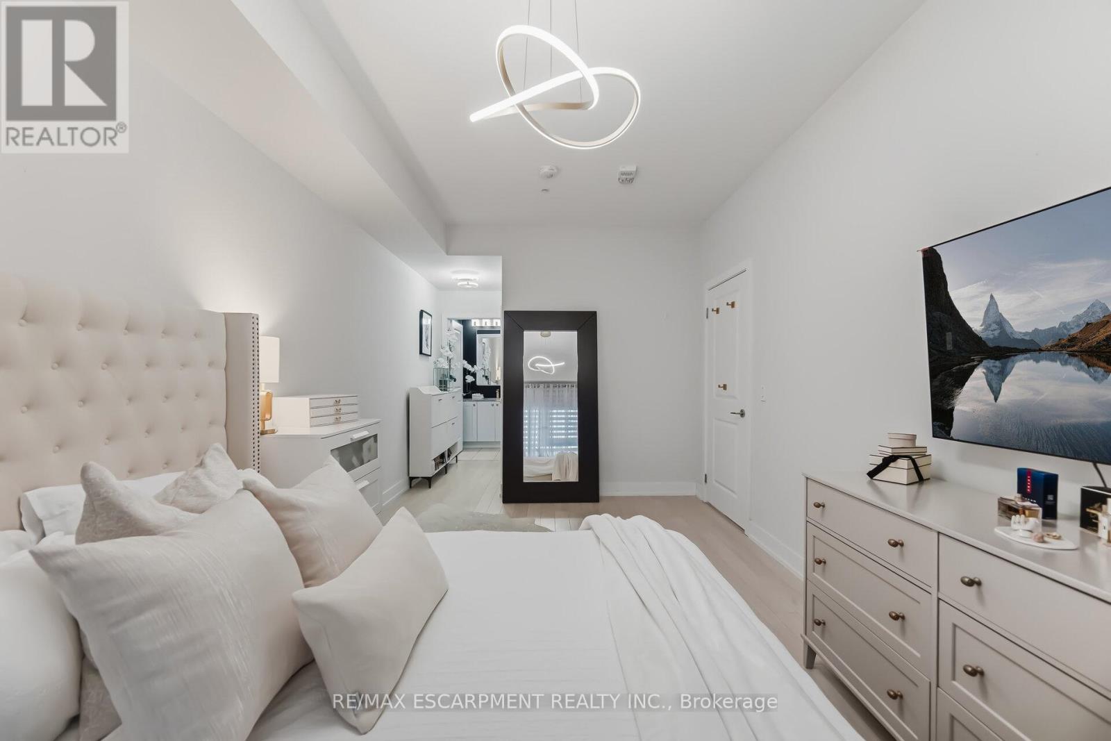 220 - 150 Oak Park Boulevard, Oakville, Ontario  L6H 3P2 - Photo 23 - W12860710