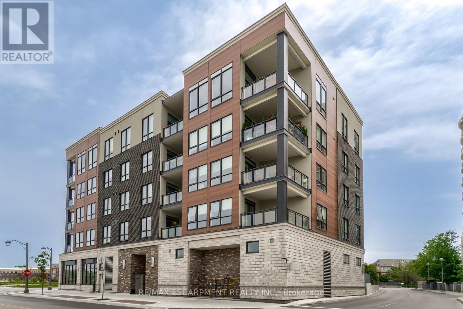 220 - 150 Oak Park Boulevard, Oakville, Ontario  L6H 3P2 - Photo 37 - W12860710