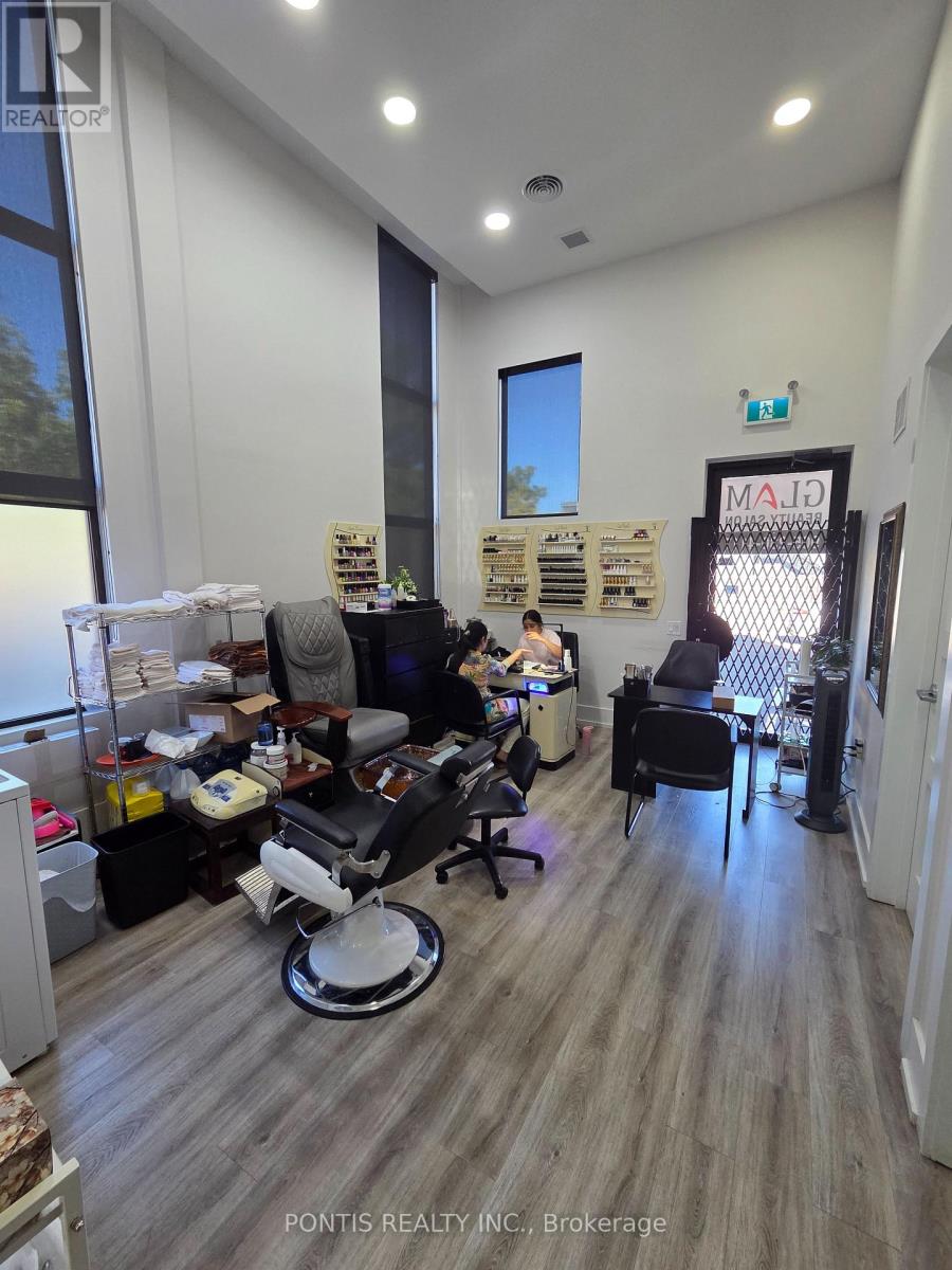 340 Main Street N, Brampton, Ontario  L6V 1P8 - Photo 10 - W12860740