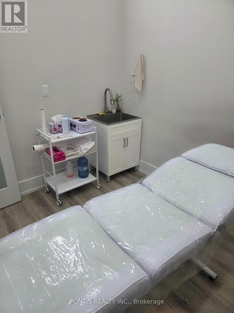 340 Main Street N, Brampton, Ontario  L6V 1P8 - Photo 13 - W12860740