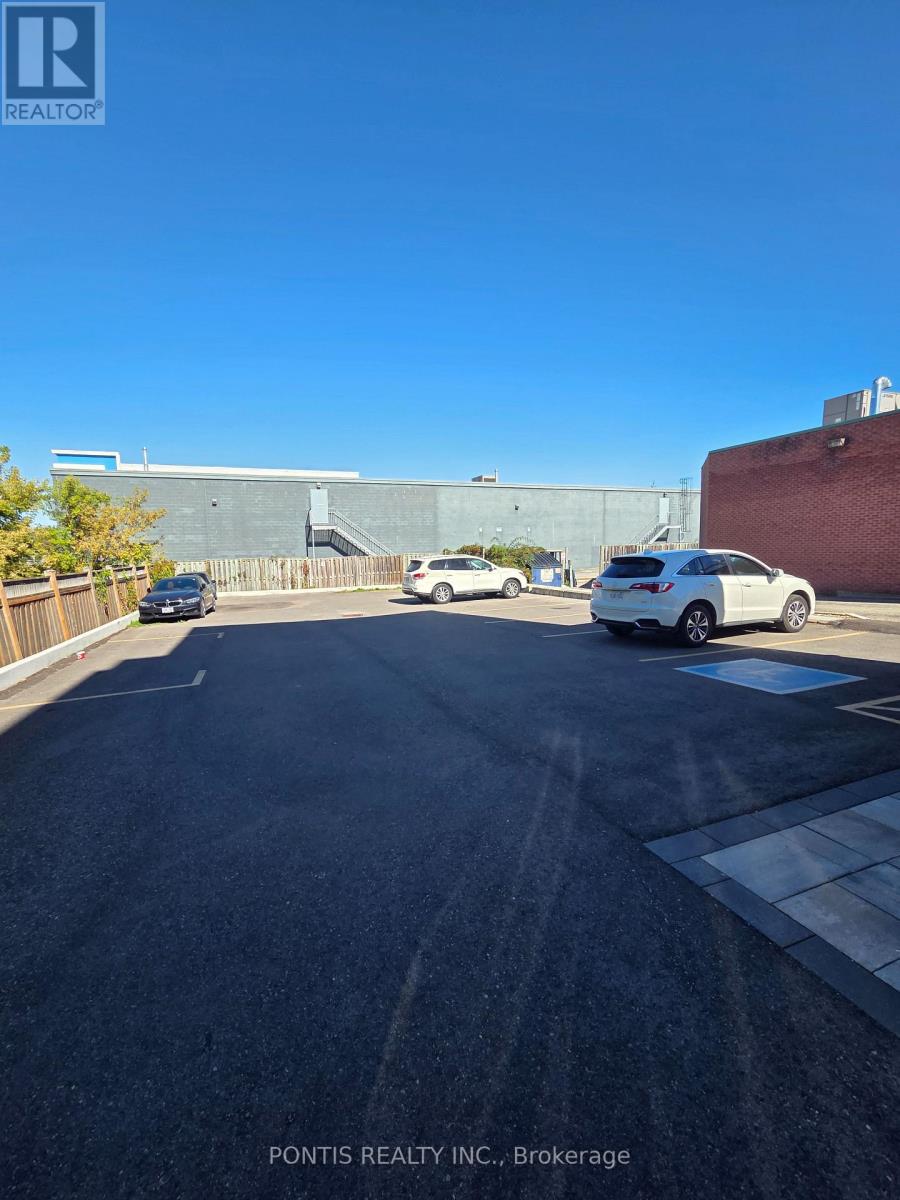 340 Main Street N, Brampton, Ontario  L6V 1P8 - Photo 16 - W12860740