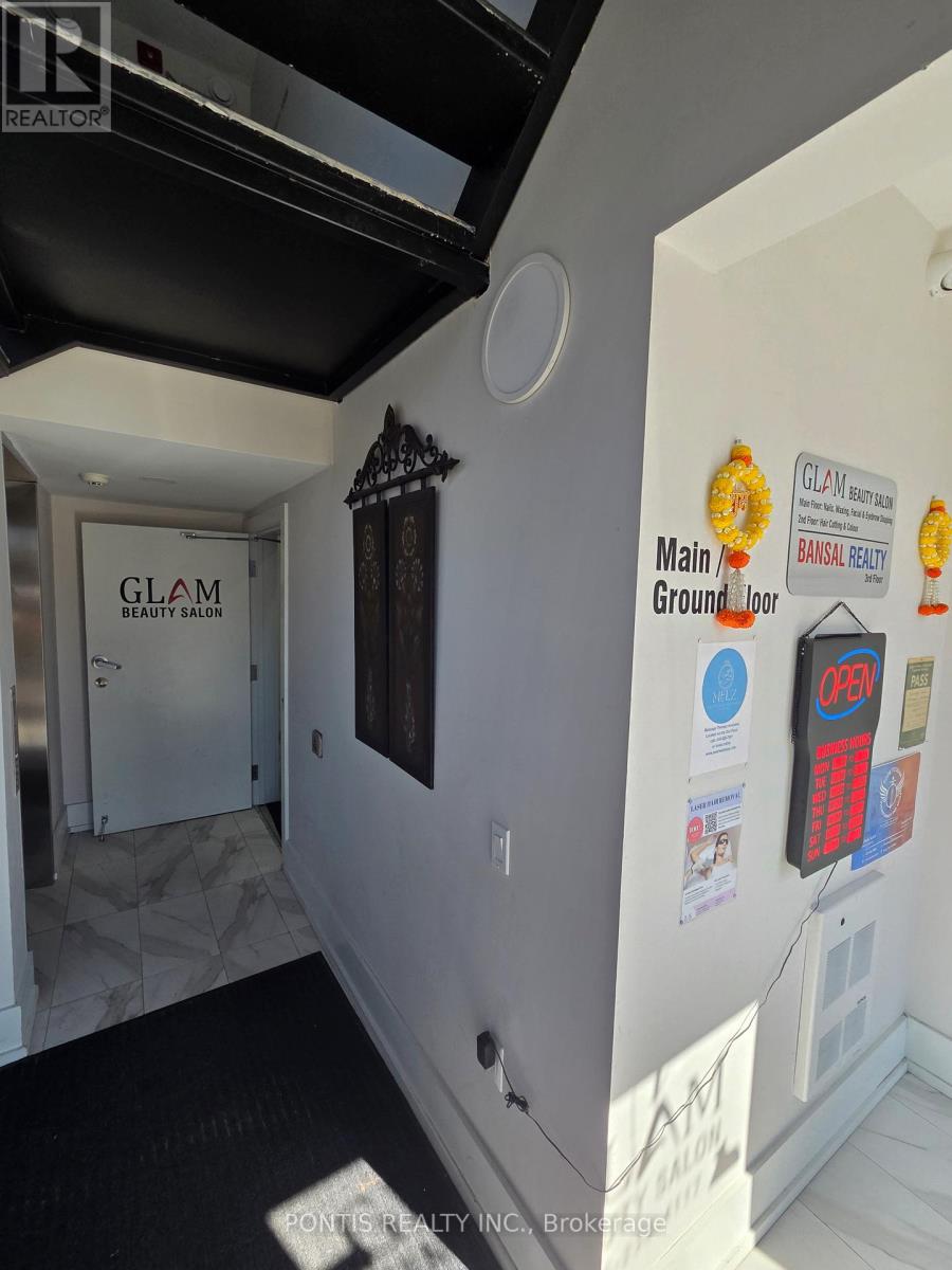 340 Main Street N, Brampton, Ontario  L6V 1P8 - Photo 5 - W12860740