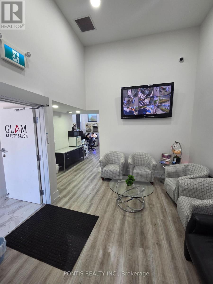 340 Main Street N, Brampton, Ontario  L6V 1P8 - Photo 9 - W12860740