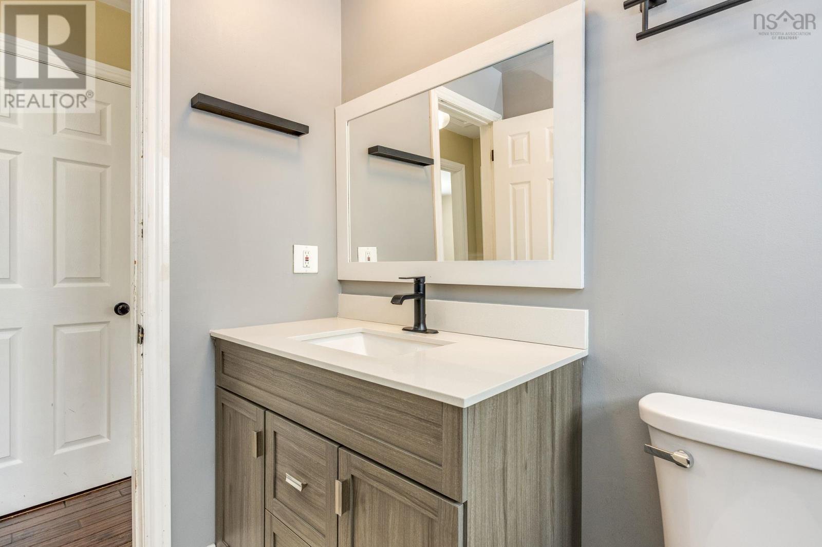 18 Cook Avenue, Wilmot, Nova Scotia  B0P 1W0 - Photo 15 - 202604051