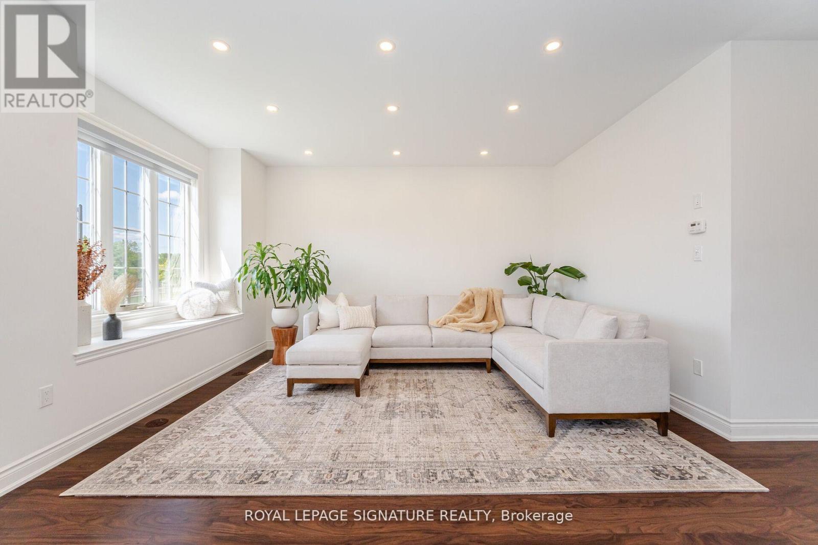 99 Burke Street, Hamilton, Ontario  L8B 0T8 - Photo 4 - X12860680