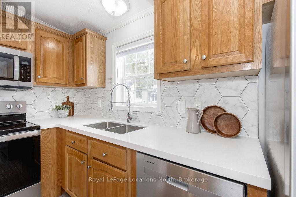 89 Georgian Glen Drive, Wasaga Beach, Ontario  L9Z 1K8 - Photo 10 - S12860924