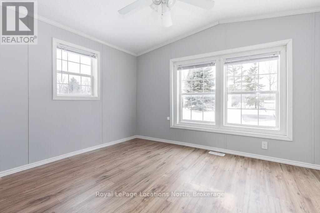 89 Georgian Glen Drive, Wasaga Beach, Ontario  L9Z 1K8 - Photo 19 - S12860924